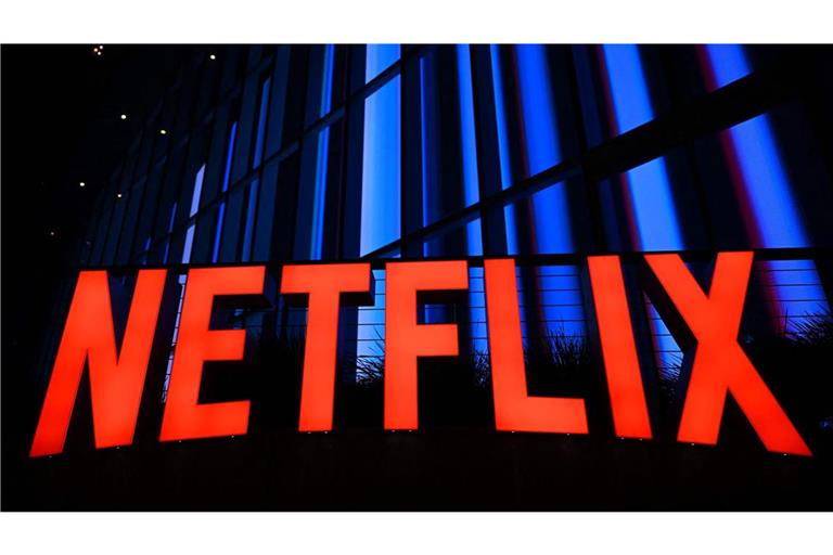 Der US-Streamingdienst Netflix übernimmt den Film- und Medienkonzern Warner Bros Discovery. (Symbolbild)