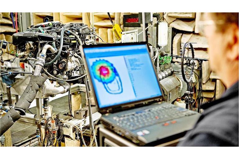 Der Verbrennungsmotor wird länger benötigt als erwartet. Daher muss Mercedes wie andere Autohersteller auch mehr in diese Technologie investieren – zusätzlich zum E-Auto.