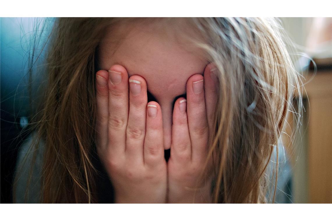 Der Verdächtige soll unter anderem kinderpornografisches Material produziert haben. (Symbolbild)