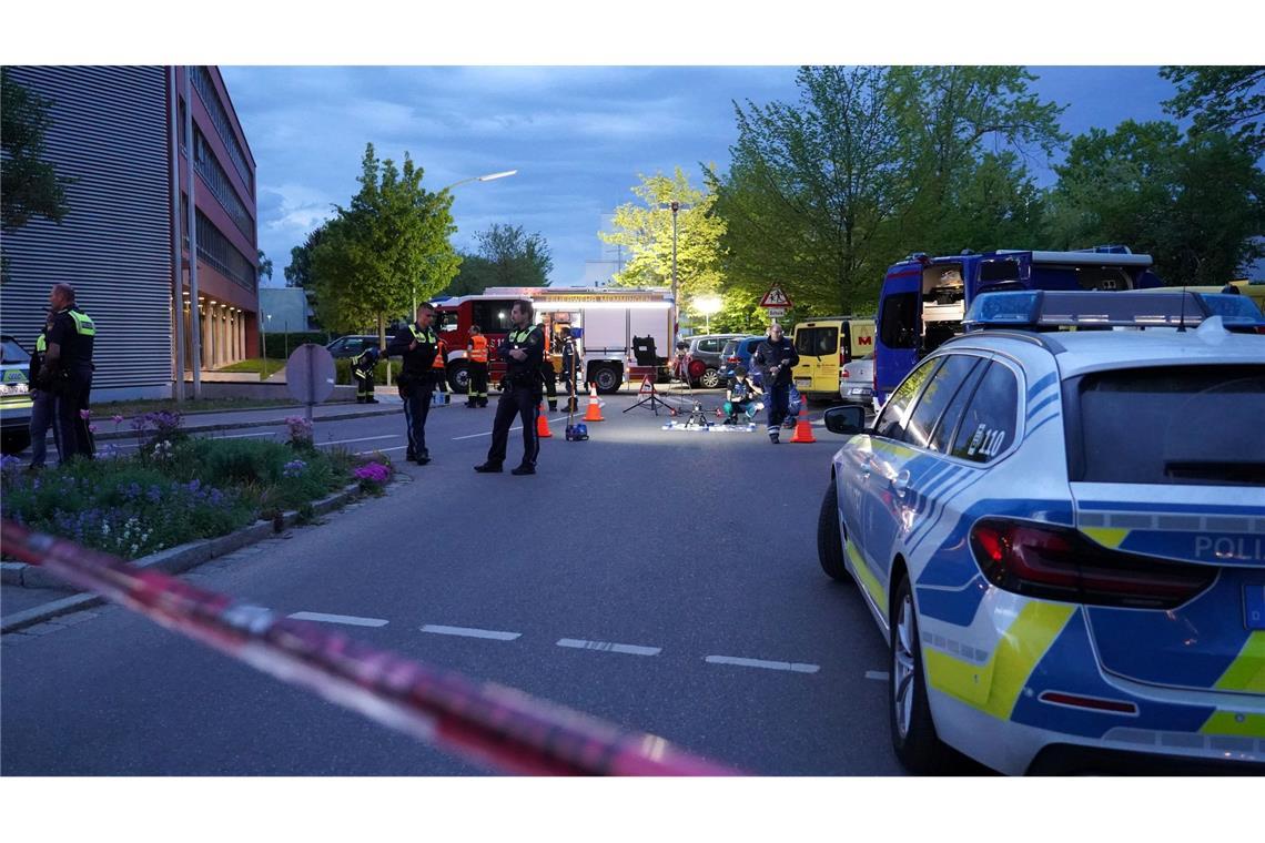 Der Verdächtige wurde laut Polizei von mehreren Kugeln getroffen und starb später in einem Krankenhaus.