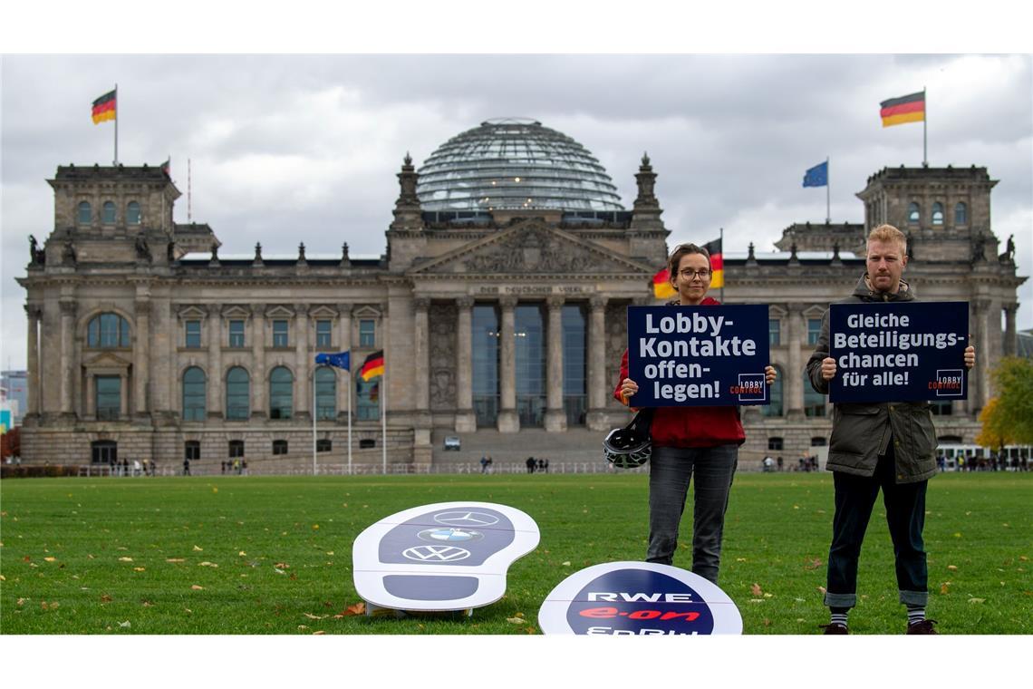 Bundestag: Eine Milliarde Euro im Jahr für Lobbyarbeit Der Verein Lobbycontrol setzt sich für mehr Transparenz ein. Man findet die Initiative auch im Lobbyregister. (Archivbild)