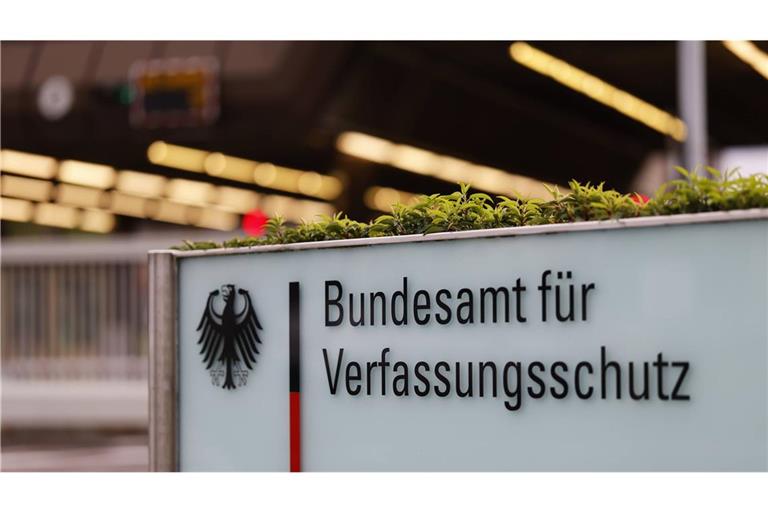 Der Verfassungsschutz darf die AfD zunächst nicht weiter als „gesichert rechtsextrem“ einstufen.