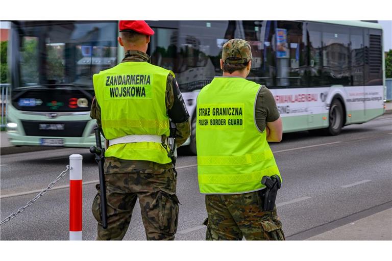 Der Verkehr in der Grenzregion läuft nach Angaben des Innenministeriums in Warschau reibungslos.