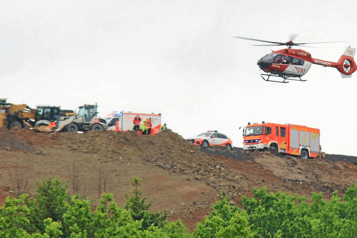 Der Verletzte wird mit einem Hubschrauber in eine Klinik geflogen. Foto: 7aktuell.de/Kevin Lermer