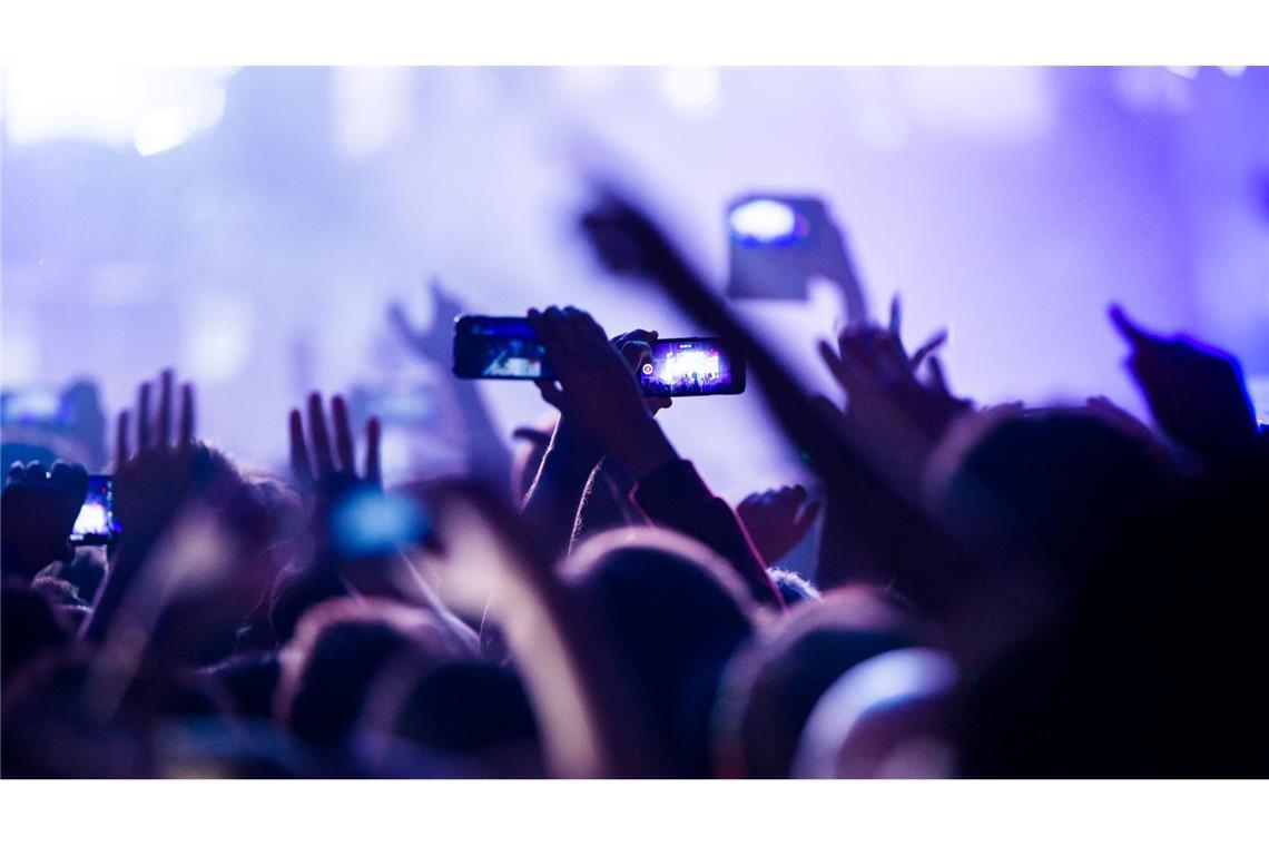 Der Versuch, an Tickets für Riesenkonzerte zu kommen, gleicht für viele Fans inzwischen einem Wettkampf. (Symbolbild)