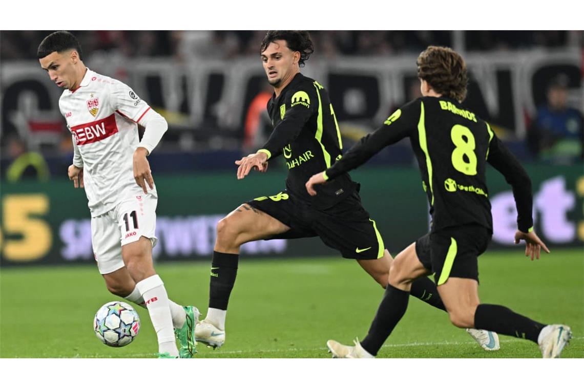 Der VfB legt auch gleich los wie die Feuerwehr. Bilal El Khannouss mit einer guten Chance.