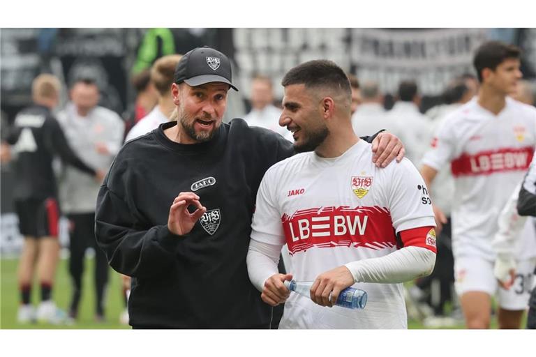 Der VfB-Trainer Sebastian Hoeneß steht voll zu seinem Kapitän Deniz Undav.