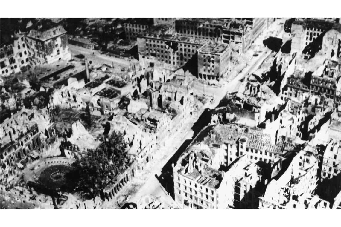 Ende und Anfang: Der 8. Mai und die Deutschen Der vom NS-Staat begonnene Weltkrieg hat nicht nur Berlin in weiten Teilen zerstört. (Archivbild)