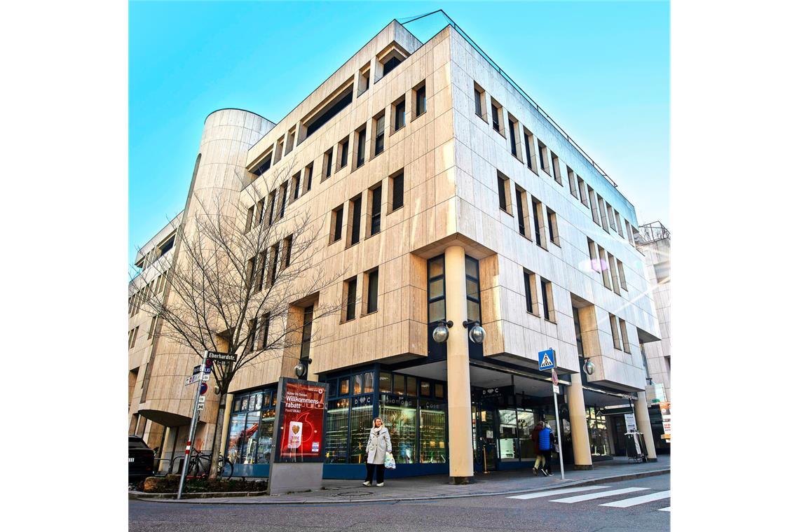Schwabenzentrum wird zum Teil abgerissen Der vordere Teil des Schwabenzentrums an der Ecke Markt- und Eberhardstraße soll abgerissen werden.