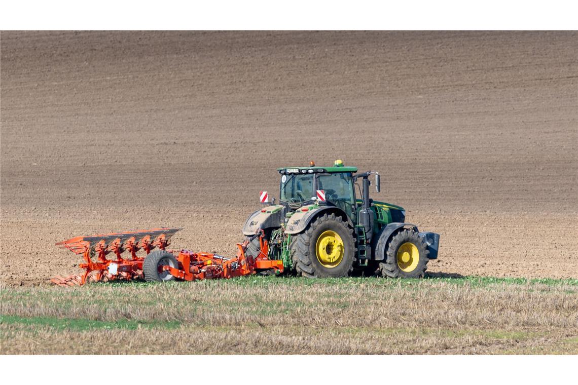 Kleidung verfängt sich in Gerät – Frau lebensgefährlich verletzt Der Vorfall ereignete sich bei der landwirtschaftlichen Arbeit. (Symbolbild)