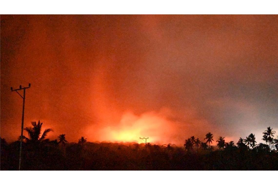 Vulkanausbruch in Indonesien: mindestens zehn Tote Der Vulkan sei mitten in der Nacht ausgebrochen, berichteten lokale Medien.