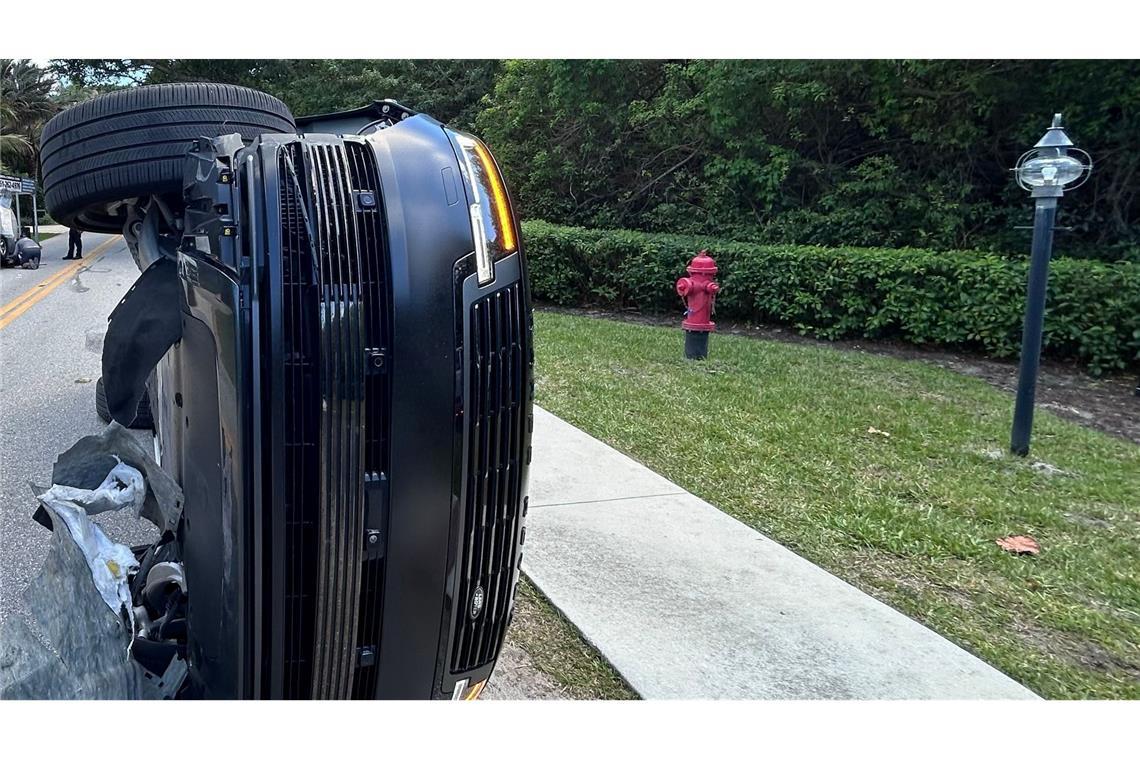 Der Wagen von Tiger Woods hatte sich bei dem Unfall überschlagen.