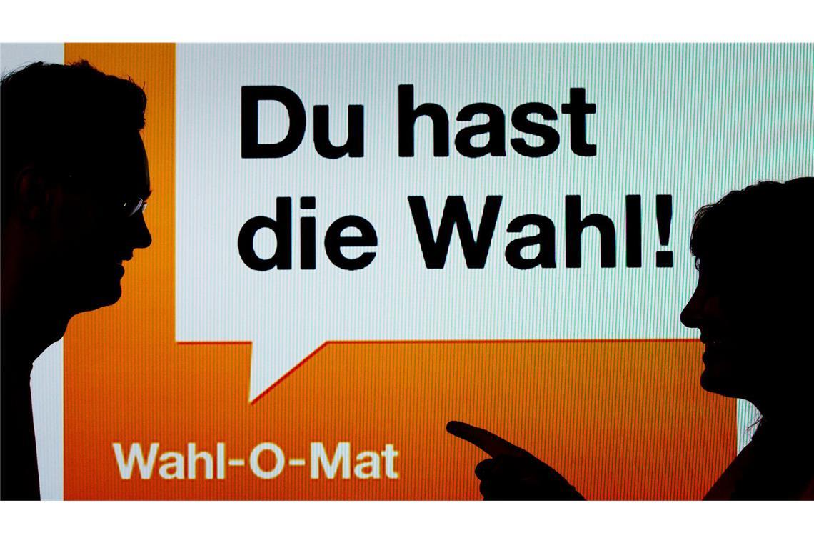 So entsteht der Wahl-O-Mat Der Wahl-O-Mat zur Bundestagswahl soll den Menschen bei der Entscheidung für eine Partei helfen.