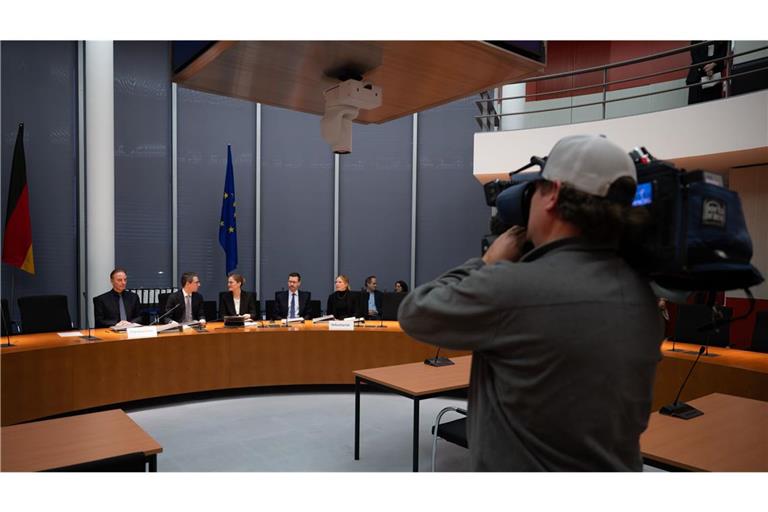 Der Wahlprüfungsausschuss hat entschieden, dass es keine Neuauszählung der Bundestagswahl gibt.