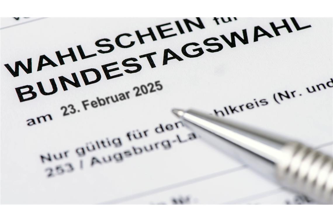 Kann man den Wahlschein online beantragen? Der Wahlschein wird am Wahltag im Wahlbüro ausgehändigt – oder man beantragt ihn vorab.