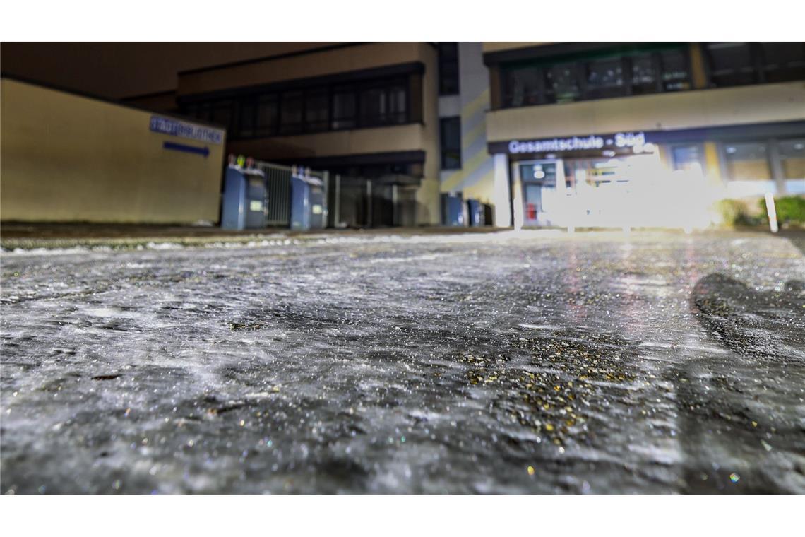 Glatte Straßen im Westen - Viele Schulen bleiben geschlossen