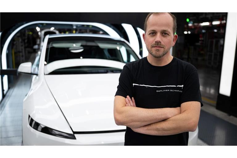 Der Werksleiter der Tesla-Fabrik in Grünheide, André Thierig, blickt zuversichtlich ins neue Jahr (Archivbild).