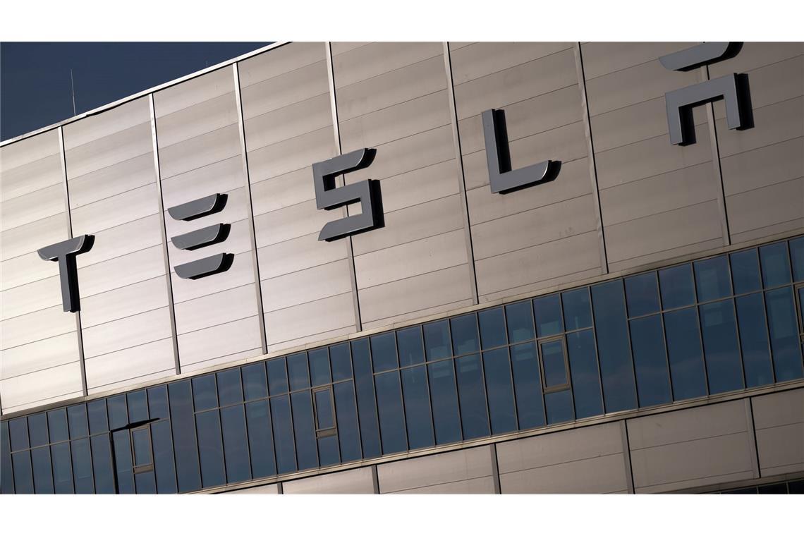 Der Werksleiter der Tesla-Fabrik in Grünheide, André Thierig, zeigt sich zuversichtlich für das Jahr 2026. (Archivbild)