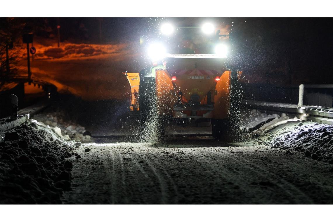 Der Winterdienst war an vielen Orten im Großeinsatz.