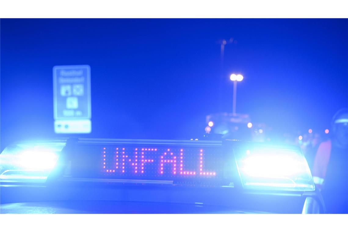 Wintereinbruch sorgt für über 70 Unfälle im Südwesten Der Wintereinbruch hielt die Polizei auf Trab. (Symbolbild)
