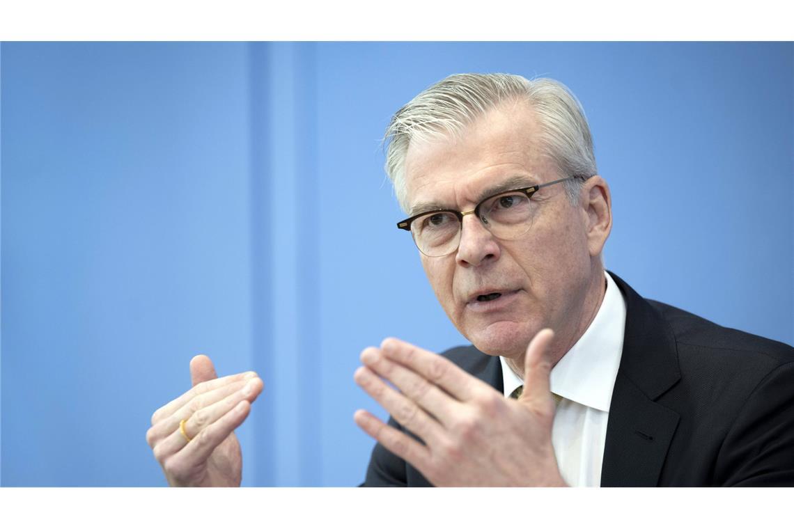 Wirtschaftsweiser fordert langfristig Rente mit 69 Der Wirtschaftsweise Martin Werding (Archivbild).