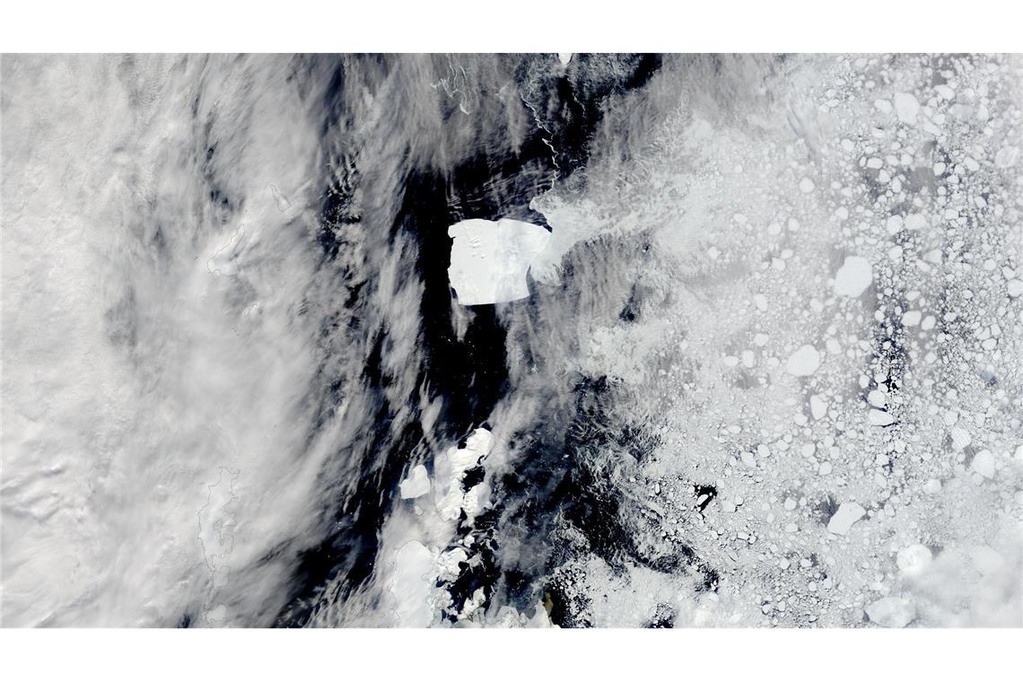 Weltweit größter Eisberg setzt sich in Bewegung Der wohl größte Eisberg der Welt ist Jahrzehnte nach seinem Abbrechen vom antarktischen Schelfeis auf dem Weg nach Norden.