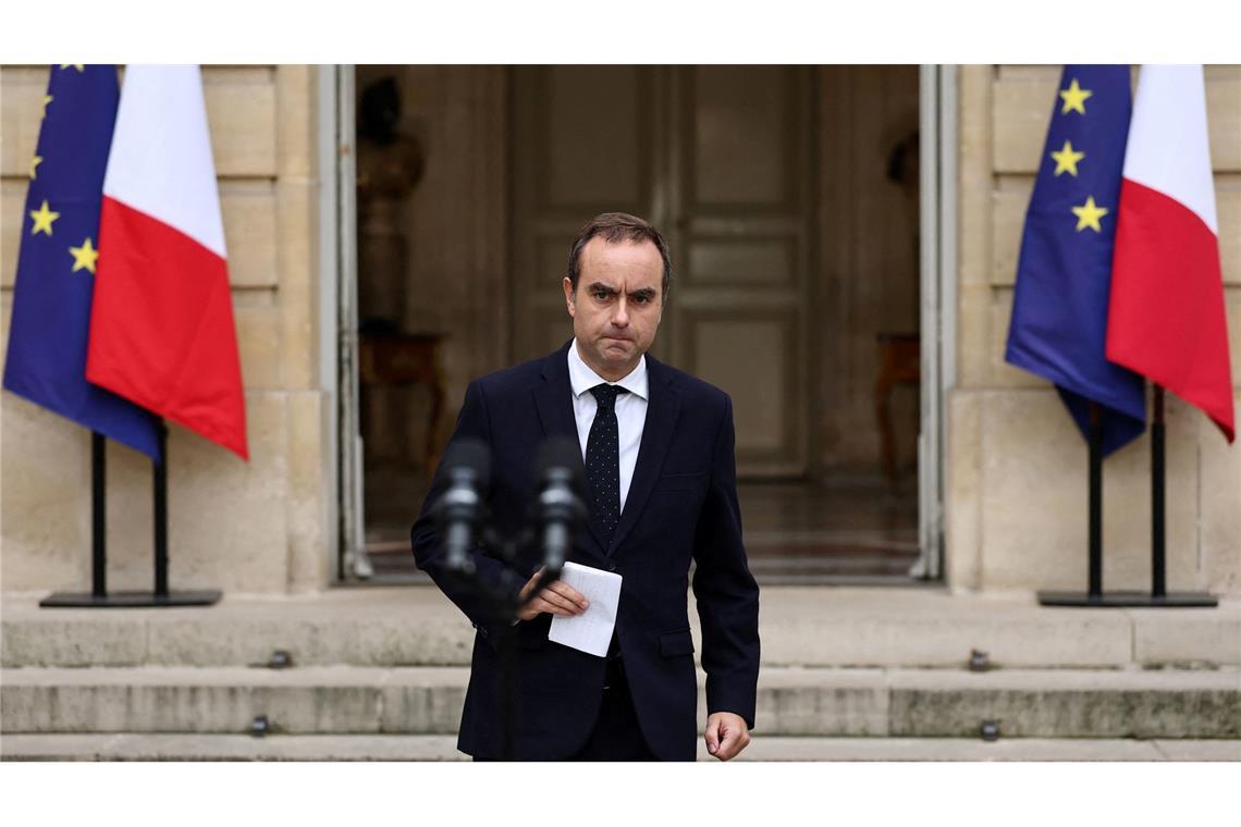 Zurückgetretener Premier soll in Paris Weg aus Krise finden Der zurückgetretene Premier soll in Paris bis Mittwoch einen Ausweg aus der politischen Krise finden.