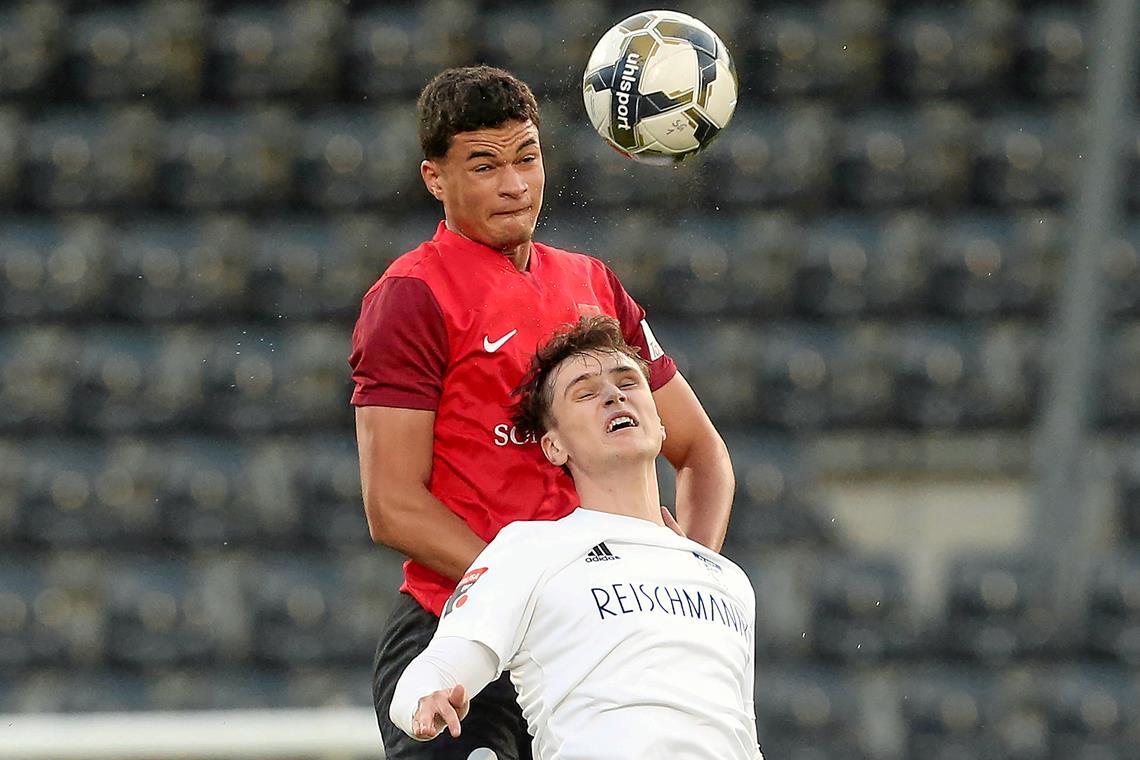 SG Sonnenhof Großaspach: Mit ein wenig Anlauf in die Startformation Derzeit obenauf: Großaspachs 19-jähriger Verteidiger Brooklyn Schwarz. Foto: Ralf Poller/Avanti