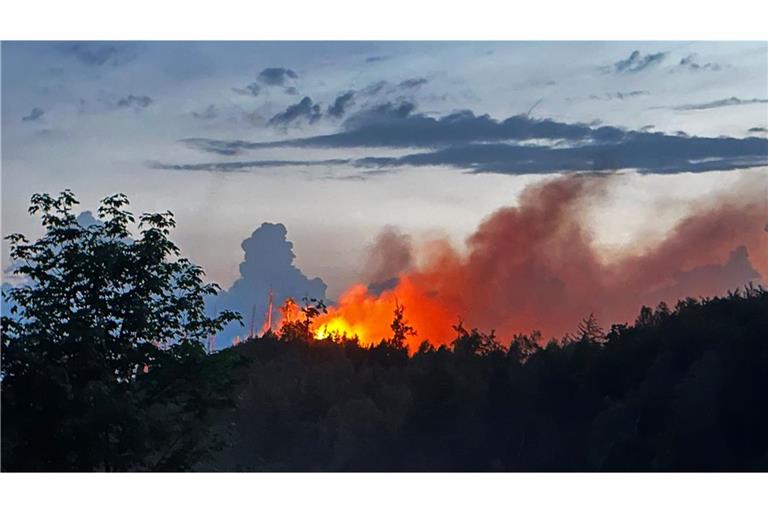 Derzeit sieht es so aus, als ob sich die Feuer im Harz nahe der Granetalsperre nicht weiter ausbreiten würden.