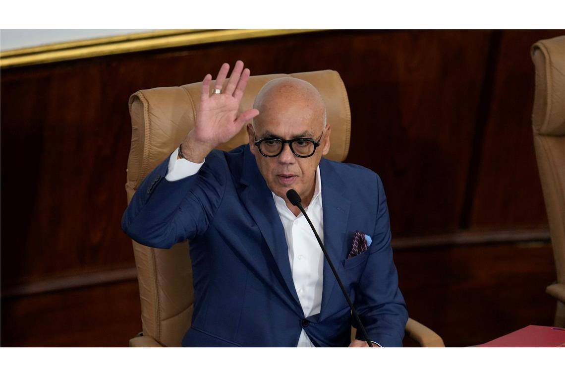 Details zur Freilassung der Häftlinge nannte Parlamentspräsident Jorge Rodríguez nicht.