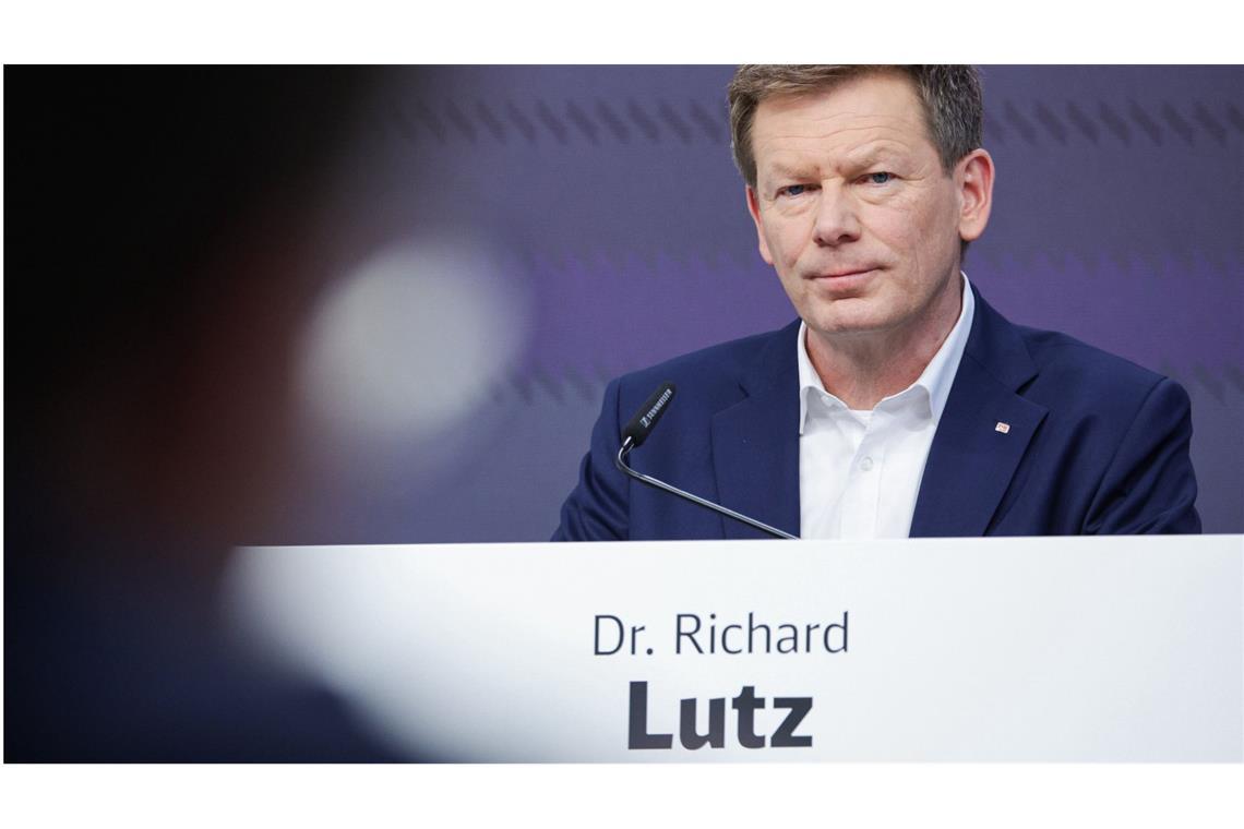 Bahnchef auf Abruf? Lutz muss schlechte Zahlen verteidigen Deutsche Bahn-Vorstandschef Richard Lutz (Archivbild)