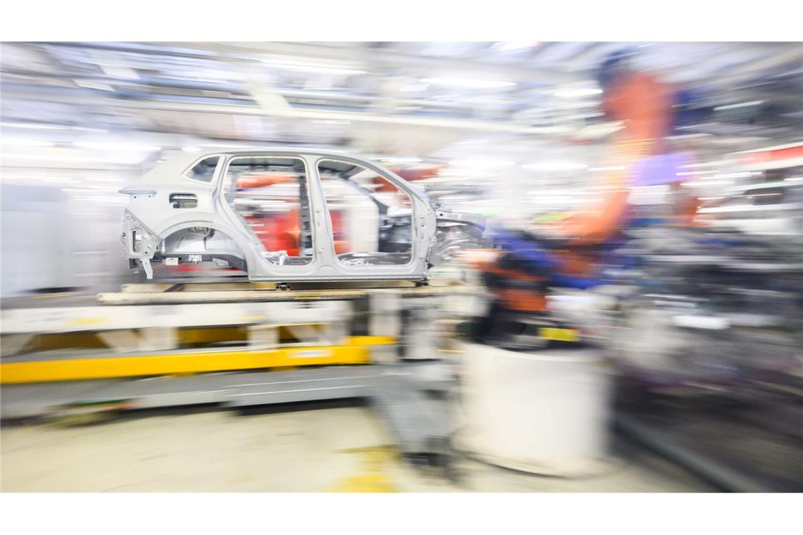 Studie: Autobauer aus Asien fahren deutschen Konzernen davon Deutsche Hersteller wie VW leiden unter schwacher Nachfrage und hohen Kosten. (Archivfoto)