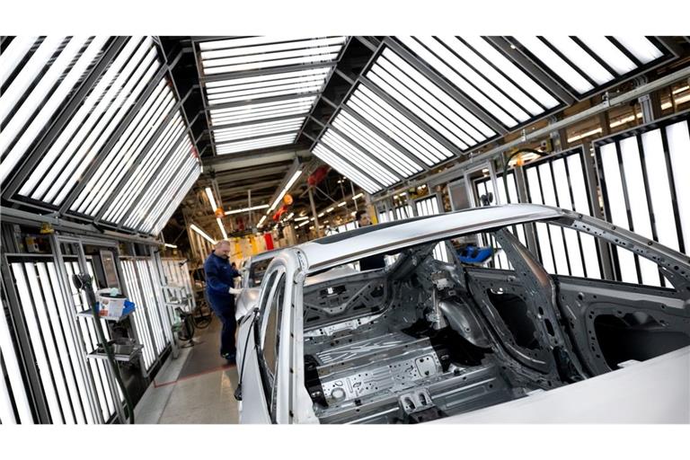 Deutsche Unternehmen haben viele Jobs ins Ausland verlagert, vor allem in die Produktion (Archivbild)