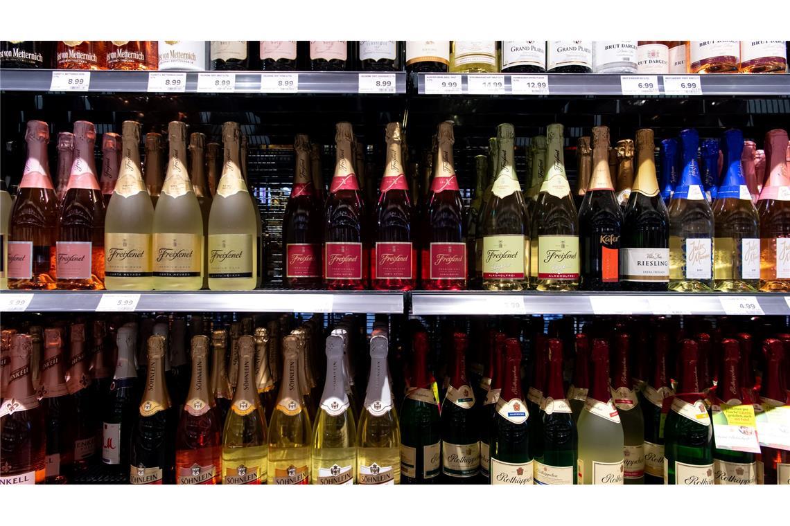Sekt - immer öfter alkoholfrei oder mit Sirup Deutschland gehört zu den Ländern, in denen weltweit am meisten Sekt getrunken wird. (Archivbild)