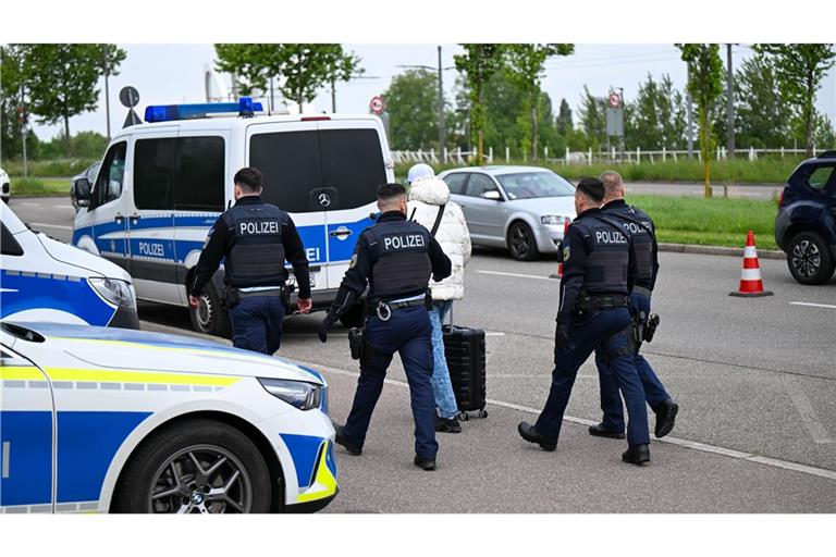 Deutschland hat außerordentliche Grenzkontrollen zu allen Nachbarstaaten notifiziert. Gilt das als Notlage oder „nur“ als Ausnahmezustand?