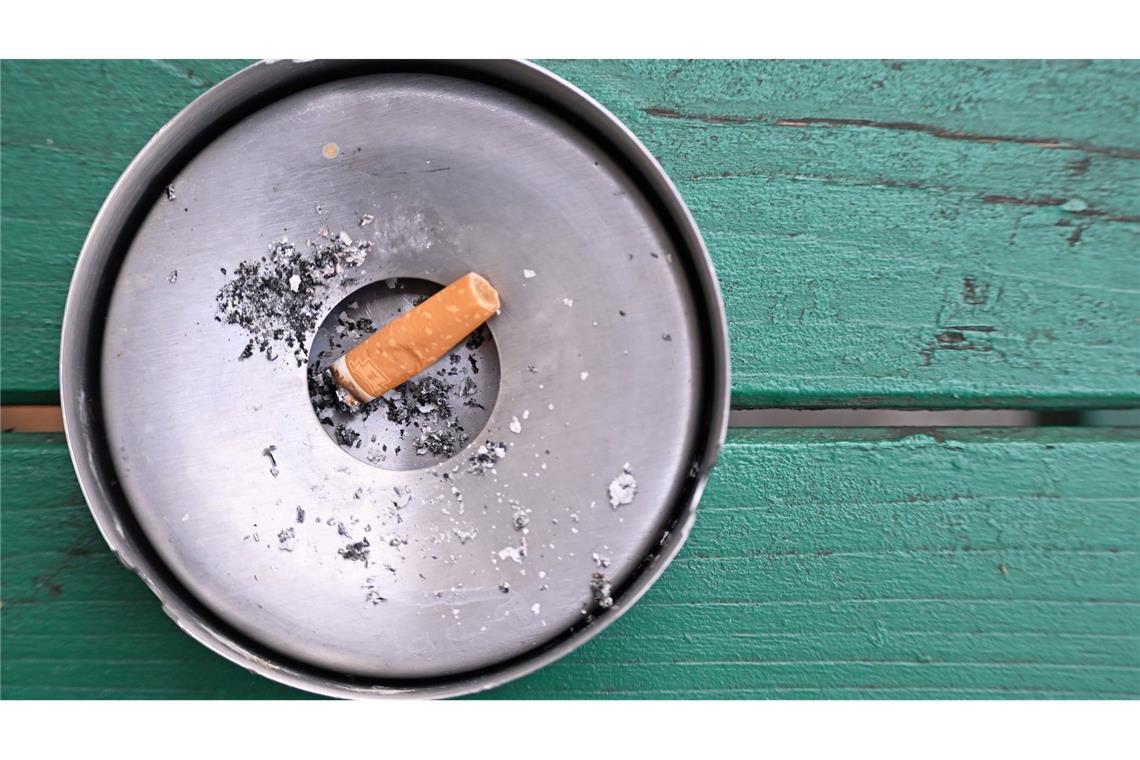 Anteil der Raucher weltweit in 20 Jahren deutlich gesunken Deutschland hat bei Tabaksteuern noch Luft nach oben, sagt die Weltgesundheitsorganisation. (Symbolbild)