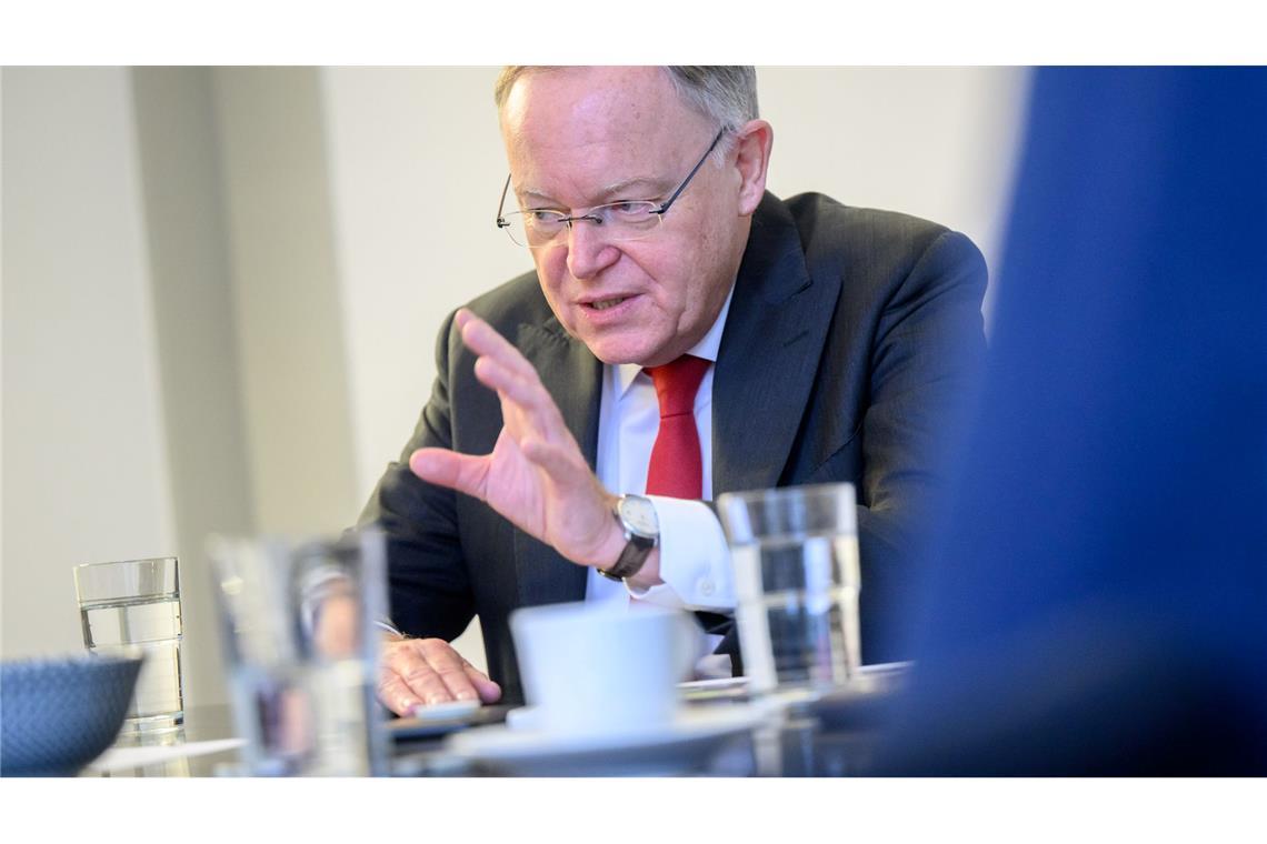 Weil dringt auf Reform der Schuldenbremse Deutschland sei das einzige Industrieland, das versuche, durch Sparen ans Ziel zu kommen, sagt Niedersachsens Ministerpräsident Weil. (Archivbild)