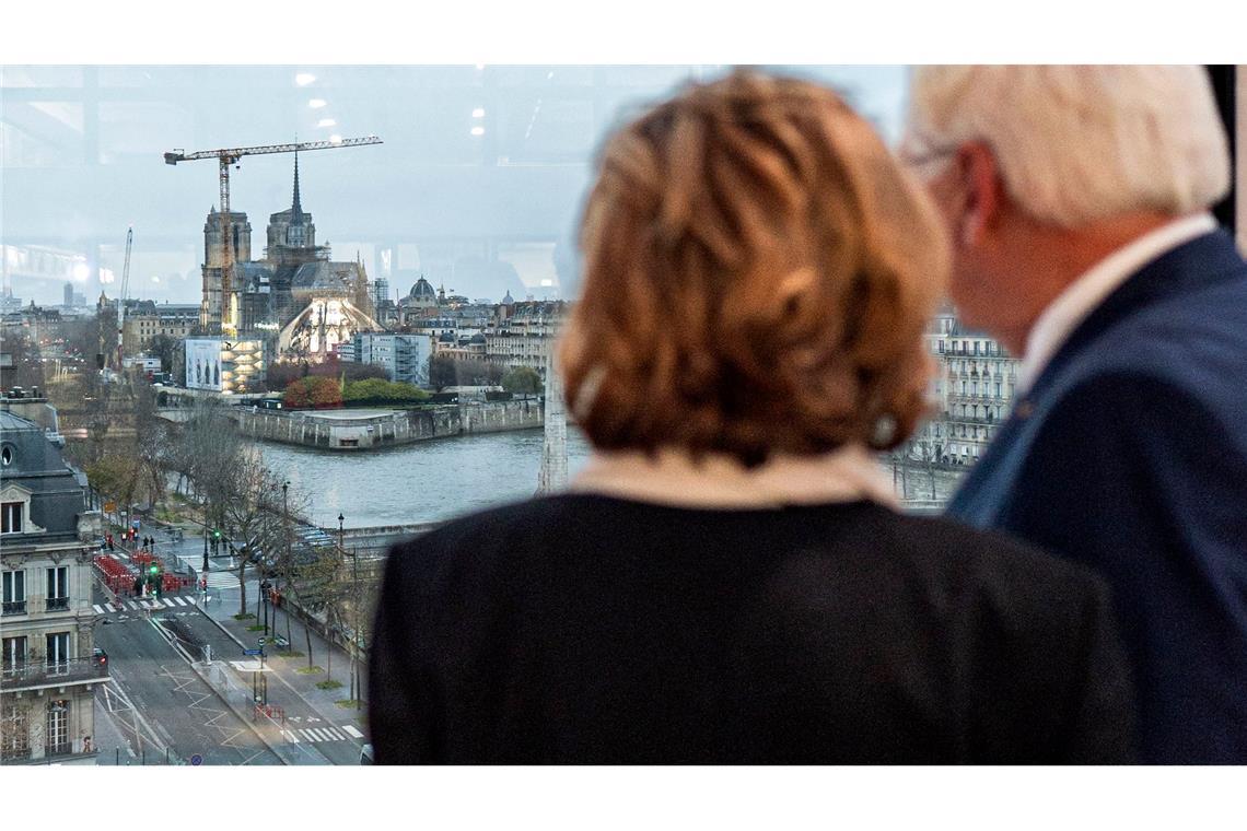 Notre-Dame wiedereröffnet - mit Glanz und viel Emotionen Deutschland war mit Bundespräsident Frank-Walter Steinmeier bei der Eröffnungszeremonie vertreten.