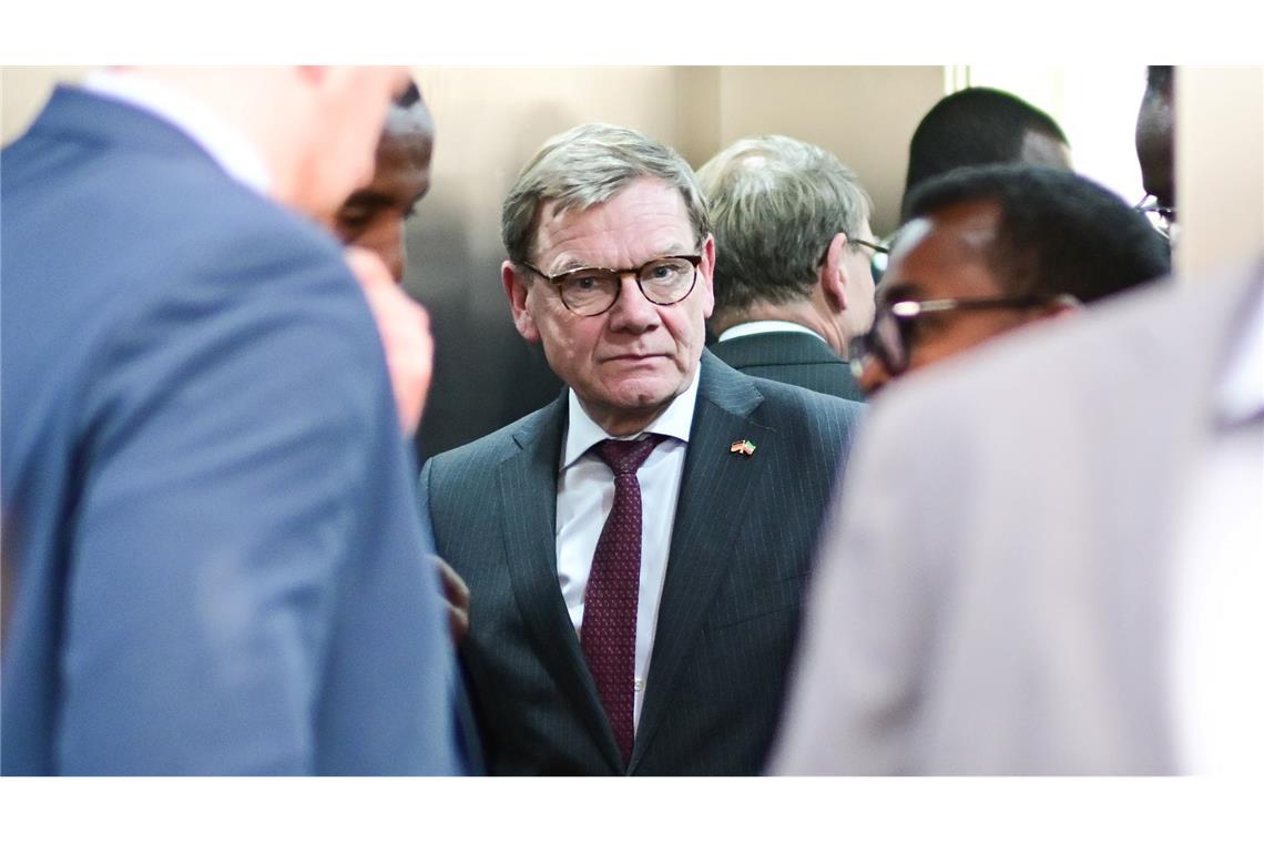 Deutschland weist nach der Festnahme einer mutmaßlichen Spionin für Russland einen Diplomaten der russischen Botschaft in Berlin aus, wie der Außenminister mitteilte.