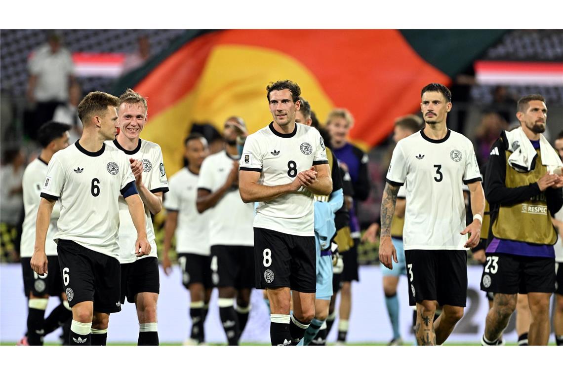 Bilder des Tages Deutschlands Spieler jubeln nach dem Spiel gegen Nordirland.