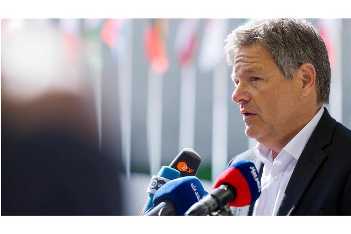 Die EU nimmt US-Tech-Giganten ins Visier Deutschlands Wirtschaftsminister Robert Habeck sieht die USA im Moment auch in einer „Position der Schwäche“.