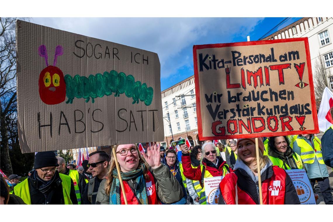 Einigung oder Eskalation? Gespräche für öffentlichen Dienst Deutschlandweit sind am Donnerstag Beschäftigte im öffentlichen Dienst auf die Straßen gegangen und haben für bessere Arbeitsbedingungen demonstriert.