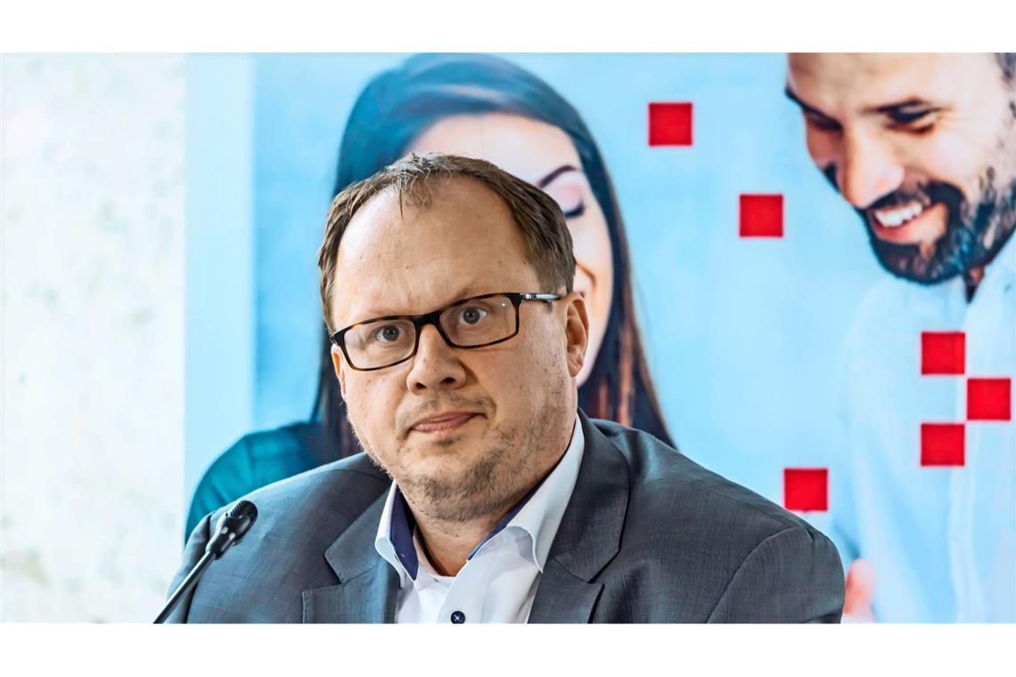 DGB-Chef Burmeister ist in einigen Punkten skeptisch, was das Sondierungspapier angeht.