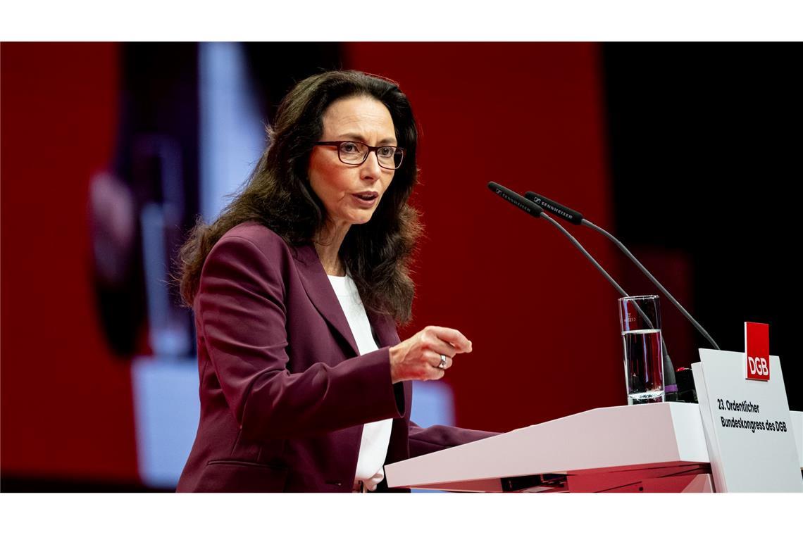 DGB-Chefin Yasmin Fahimi hatte im Januar ihre eigene Rentenkommission berufen. (Archivbild)