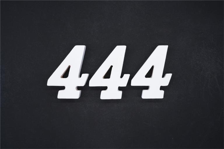 Die "444" kann verschiedenste Bedeutungen haben.