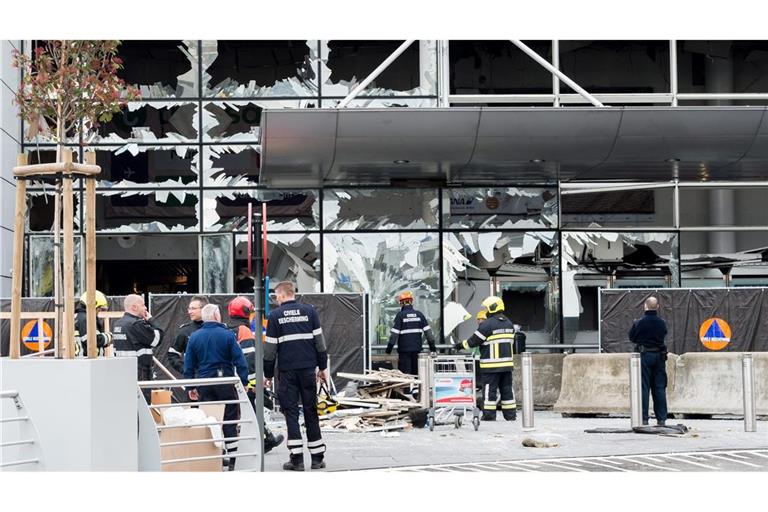 Die Abflughalle des Flughafens wurde durch die Explosionen schwer beschädigt. (Archivbild)