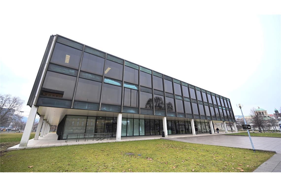 Die Abgeordneten im Stuttgarter Parlament vertreten die gut elf Millionen Baden-Württembergerinnen und Baden-Württemberger und beschließen Gesetze.