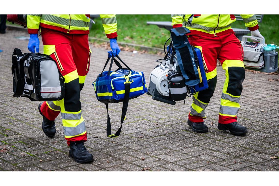 14-Jähriger stirbt – Autofahrer war „absolut fahruntüchtig“ Die Ärzte konnten nichts mehr für den Jungen tun (Symbolbild).