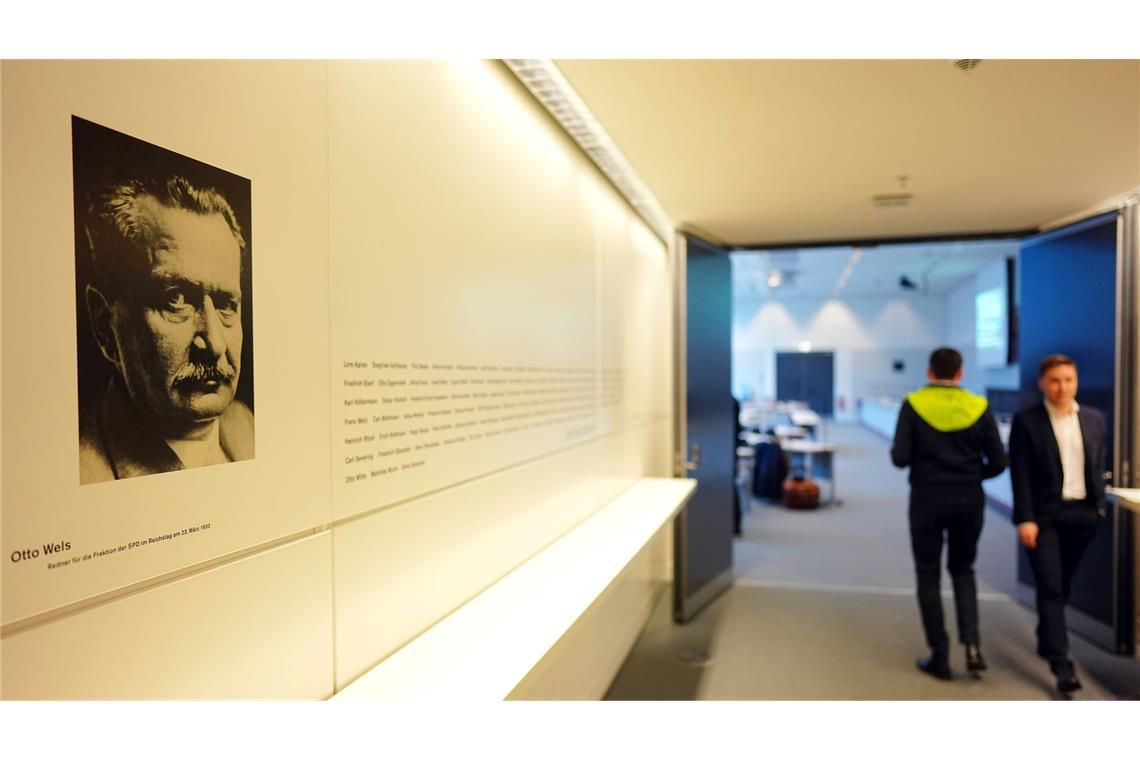 Bundestag sortiert sich neu Die AfD erhebt Anspruch auf den Sitzungssaal der SPD im Reichstagsgebäude und begründet das damit, dass sie jetzt zweitstärkste Fraktion ist. (Archivbild)
