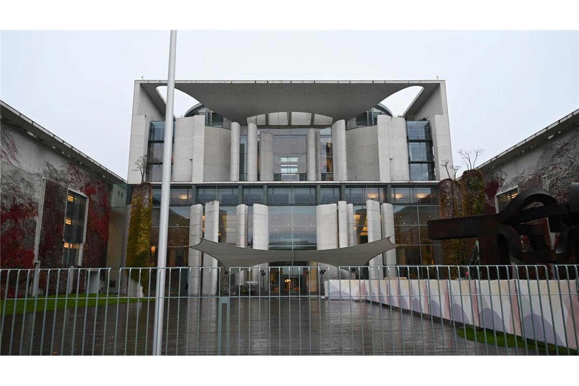 Vor diesen großen Aufgaben steht die neue Regierung Die aktuelle Bundesregierung bleibt nach der Wahl geschäftsführend im Amt. (Archivbild)